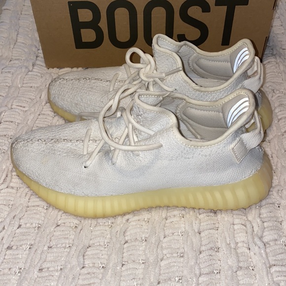 Adidas First generation Yeezy size 7 white sneakers - Picture 3 of 7